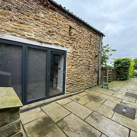 Beautifully Converted Apartment Hutton Bushel